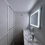 Queen-v Hostel Vlorë