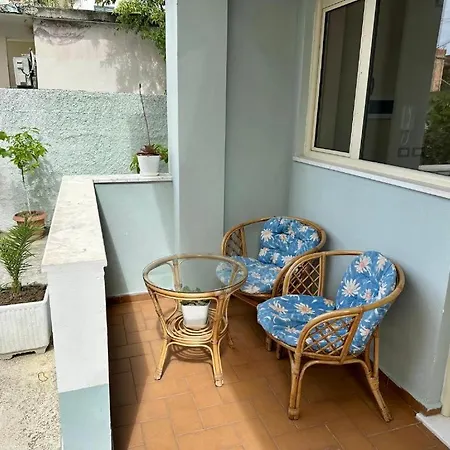 Hostel Queen-v Vlore